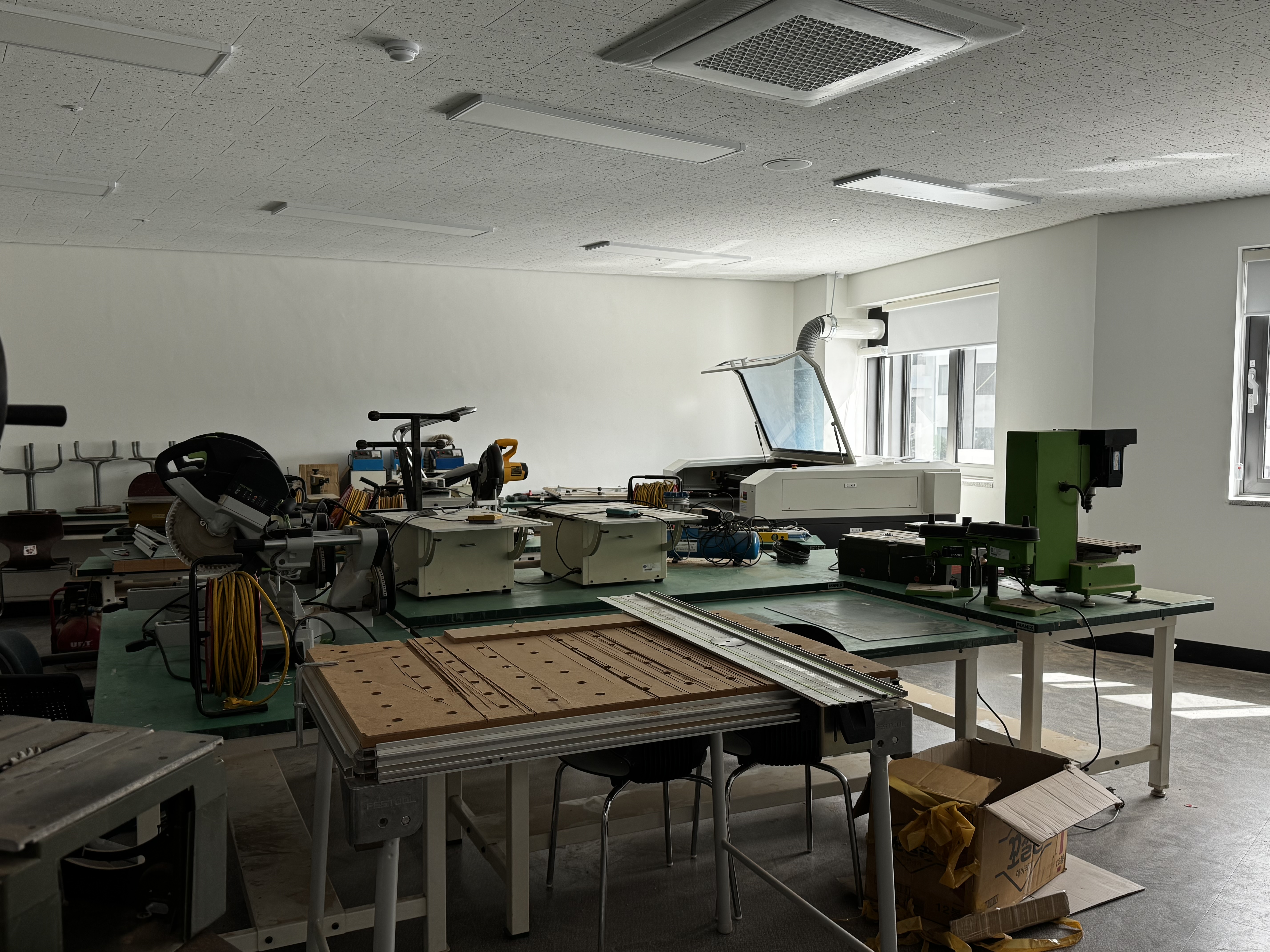 건축학과 모형제작실 사진